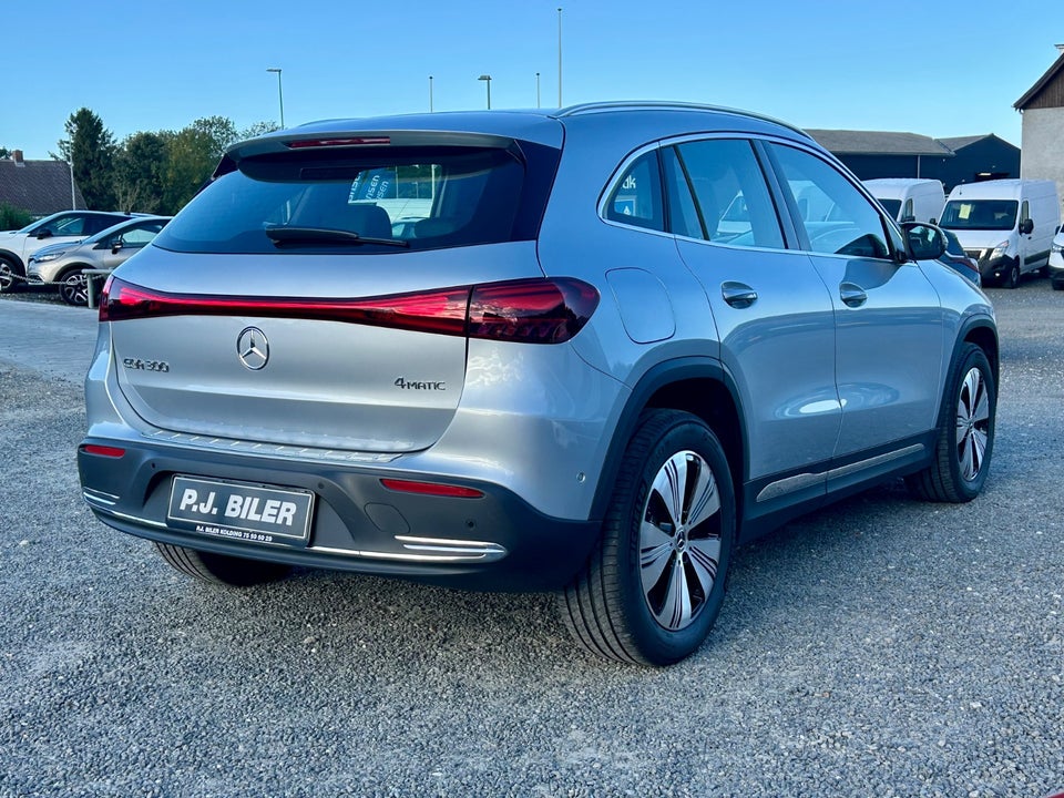 Mercedes EQA300 Progressive 4Matic 5d