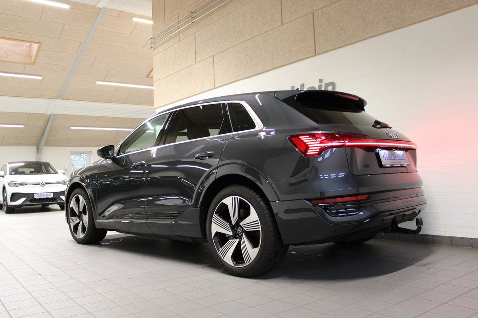 Audi Q8 e-tron 55 Advanced quattro 5d
