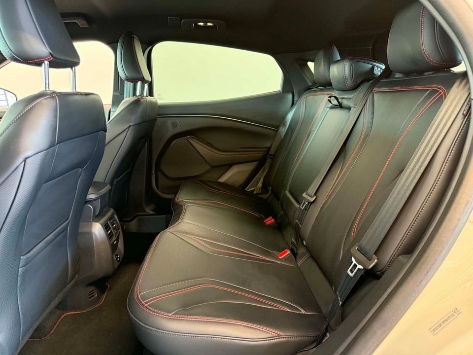 Ford Mustang Mach-E 70 Premium Standard Range AWD 5d