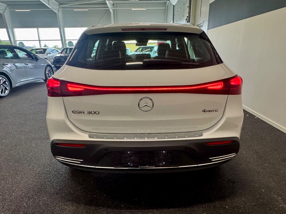 Mercedes EQA300 Progressive 4Matic 5d