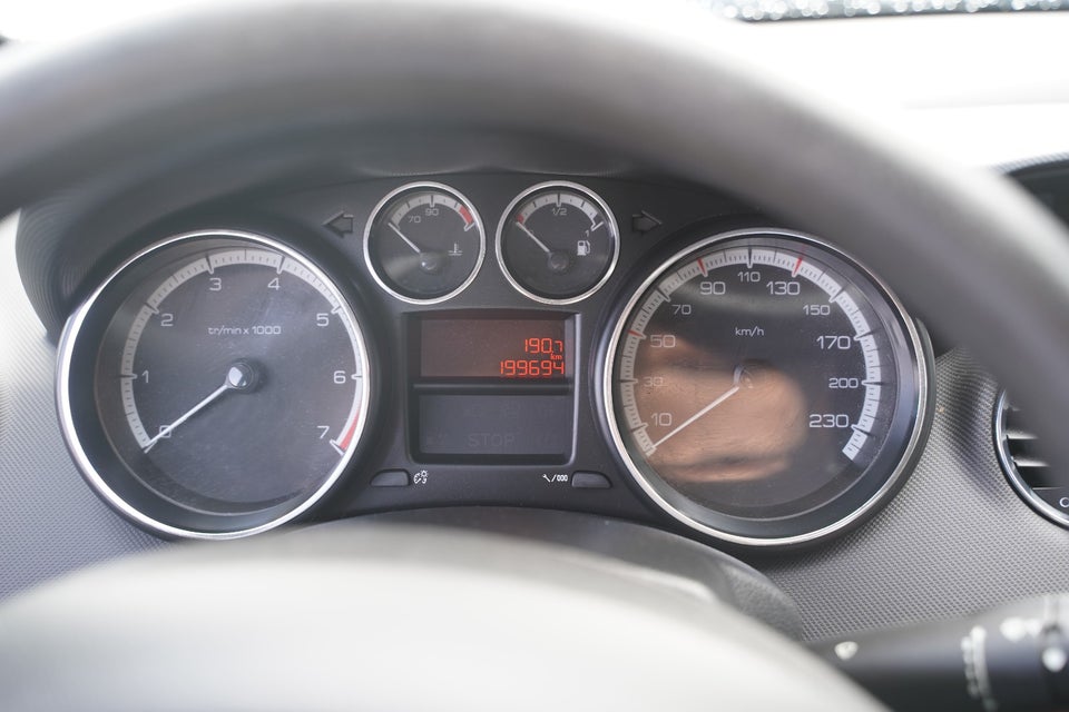 Peugeot 308 1,6 VTi 120 Access 5d