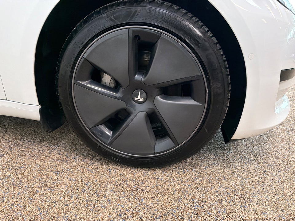 Tesla Model 3 RWD 4d