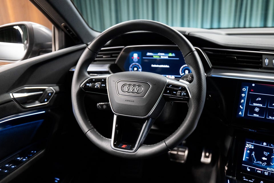 Audi Q8 e-tron 55 S-line Sportback quattro 5d