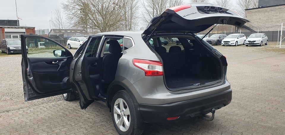 Nissan Qashqai 1,2 Dig-T 115 Tekna 5d