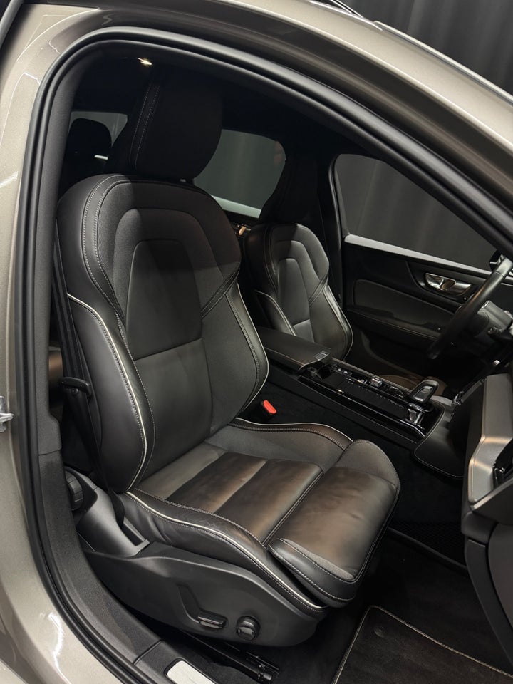 Volvo V60 2,0 T6 ReCharge R-Design aut. AWD 5d