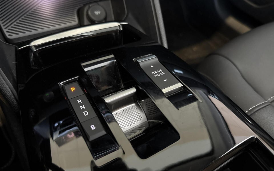 Citroën ë-C4 X 50 Shine 4d