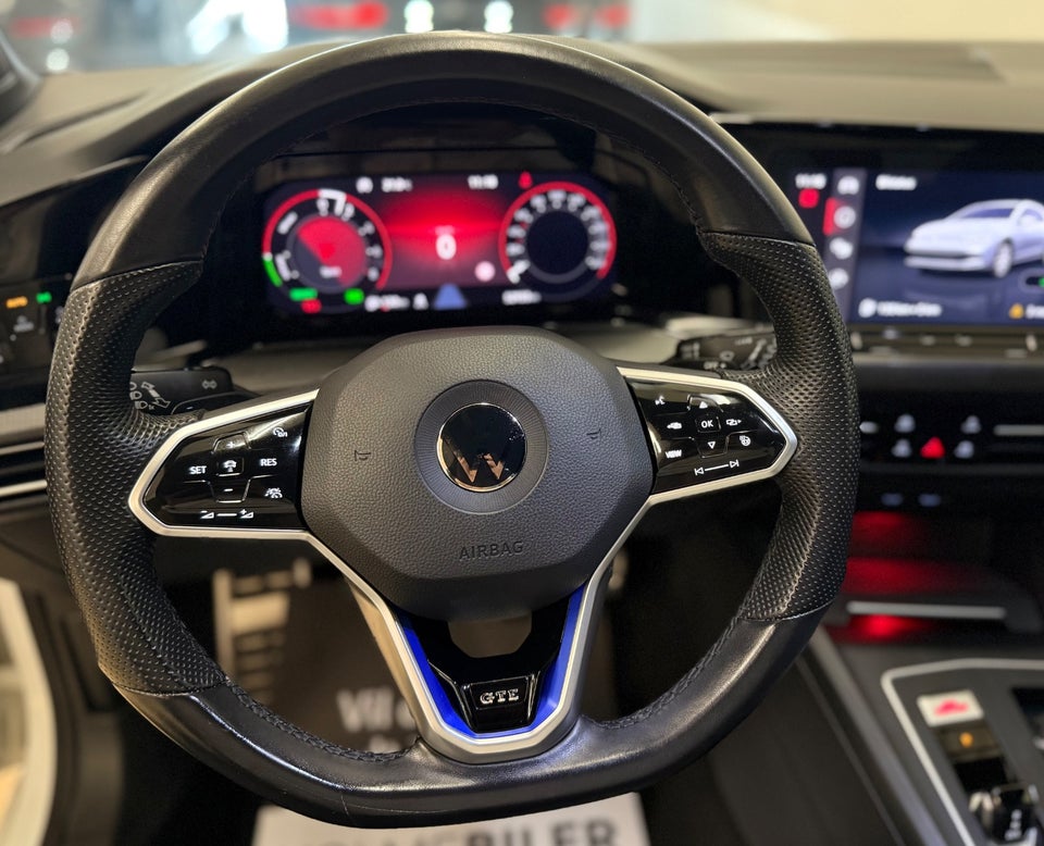 VW Golf VIII 1,4 GTE DSG 5d