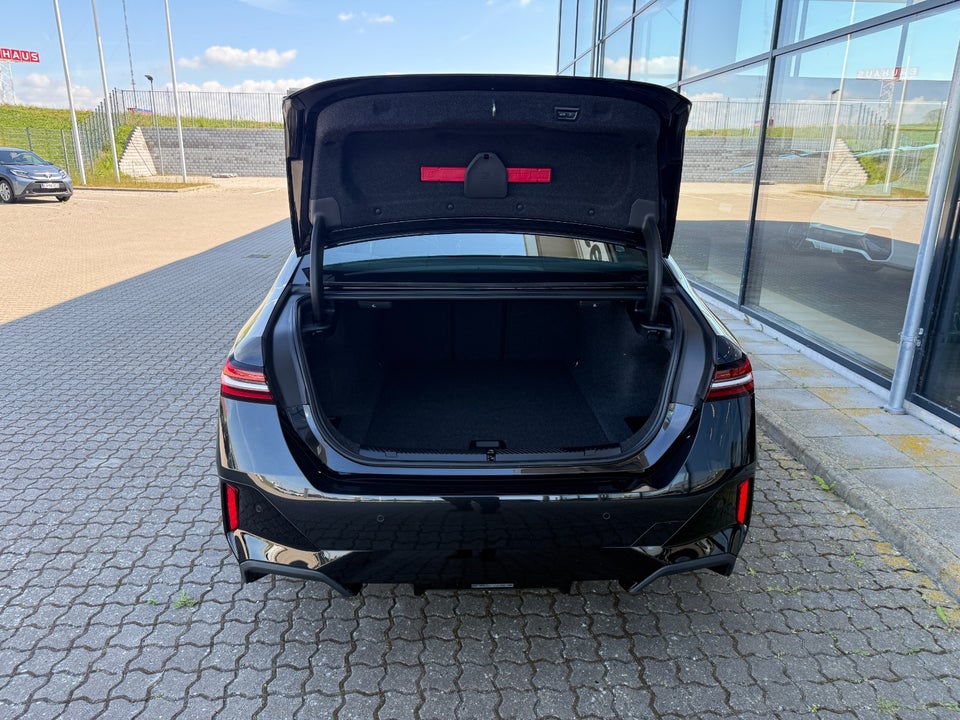 BMW i5 eDrive40 M-Sport 4d