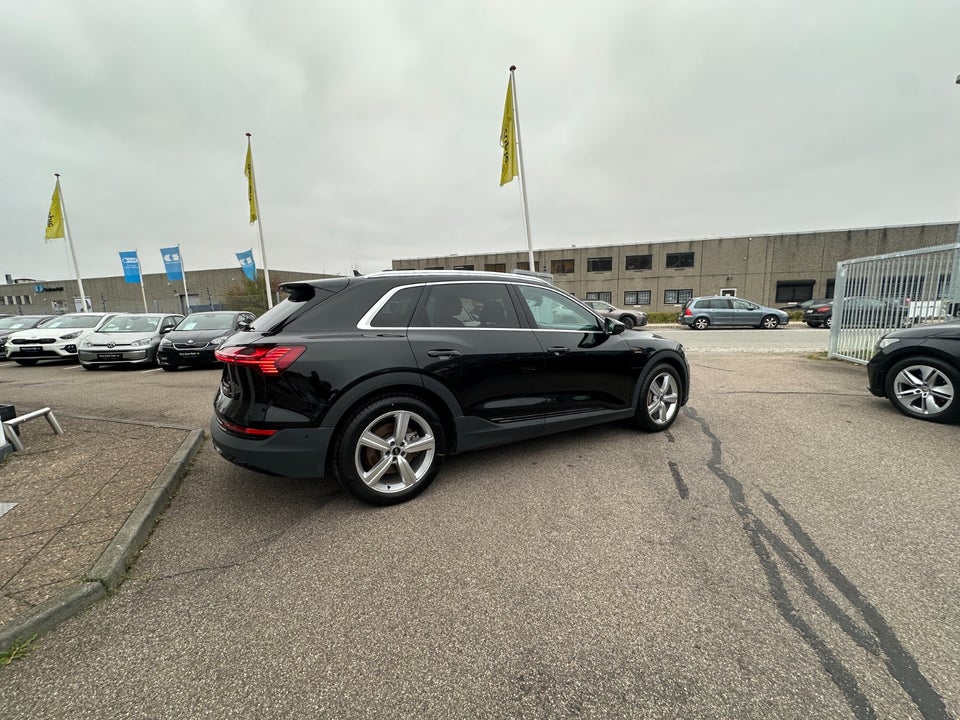 Audi e-tron 50 quattro 5d