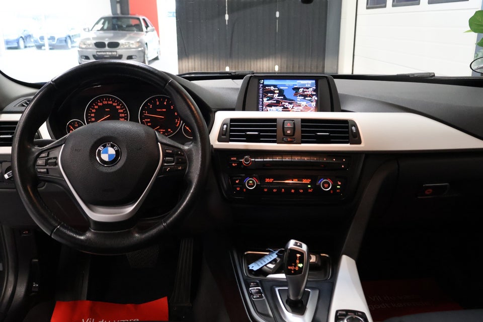 BMW 320i 2,0 Touring aut. 5d