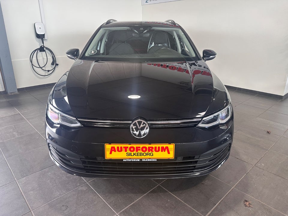 VW Golf VIII 1,5 eTSi 130 Life Variant DSG Van 5d