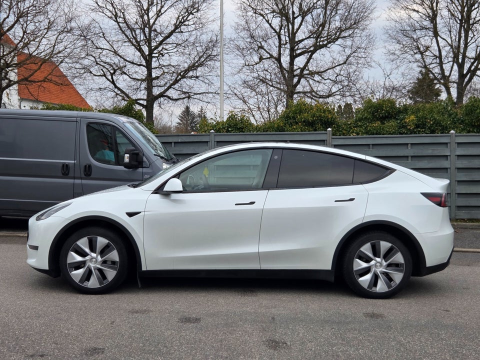 Tesla Model Y Long Range AWD 5d