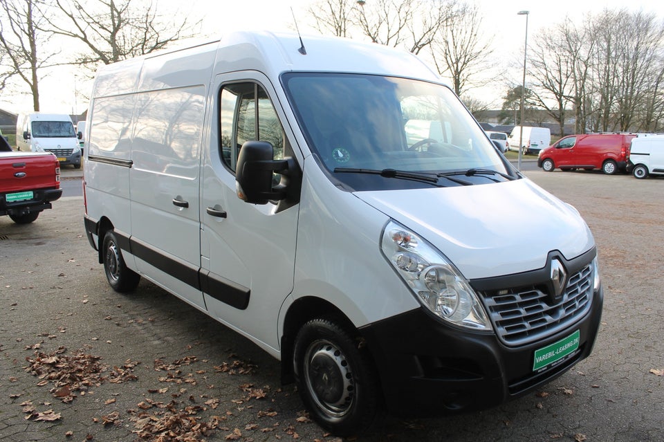 Renault Master III T35 2,3 dCi 145 L2H2 Kassevogn