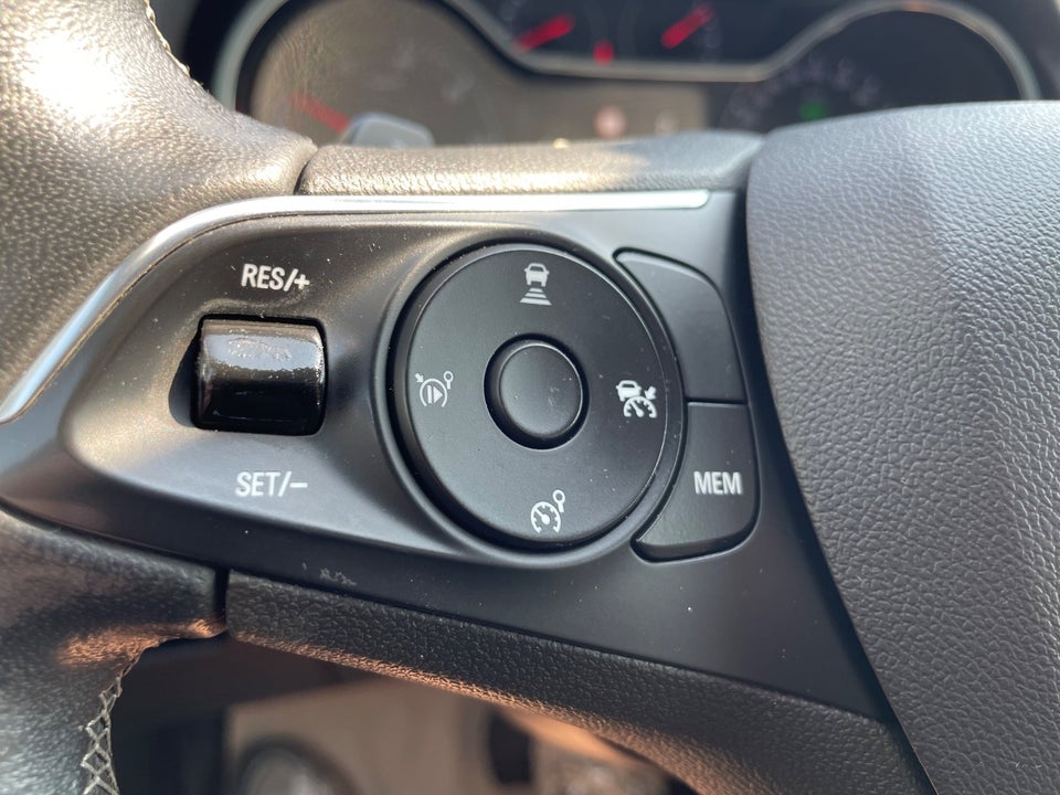 Opel Grandland X 1,6 Hybrid4 Ultimate aut. 5d