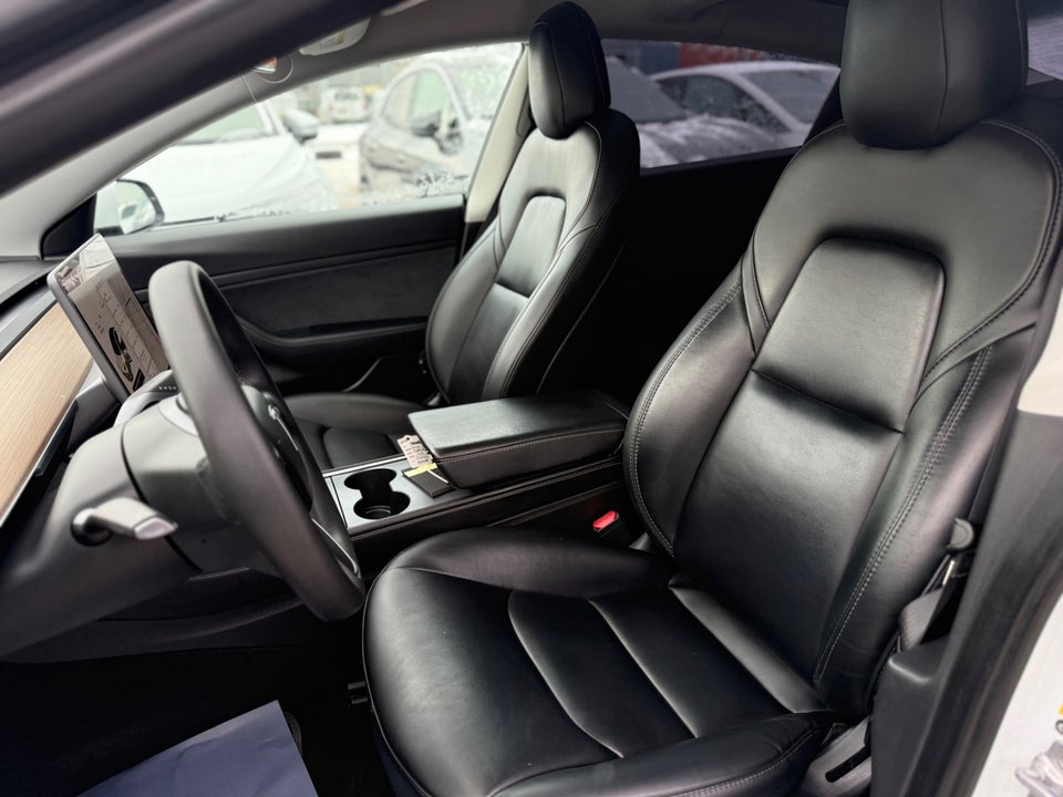 Tesla Model 3 Standard Range+ RWD 4d