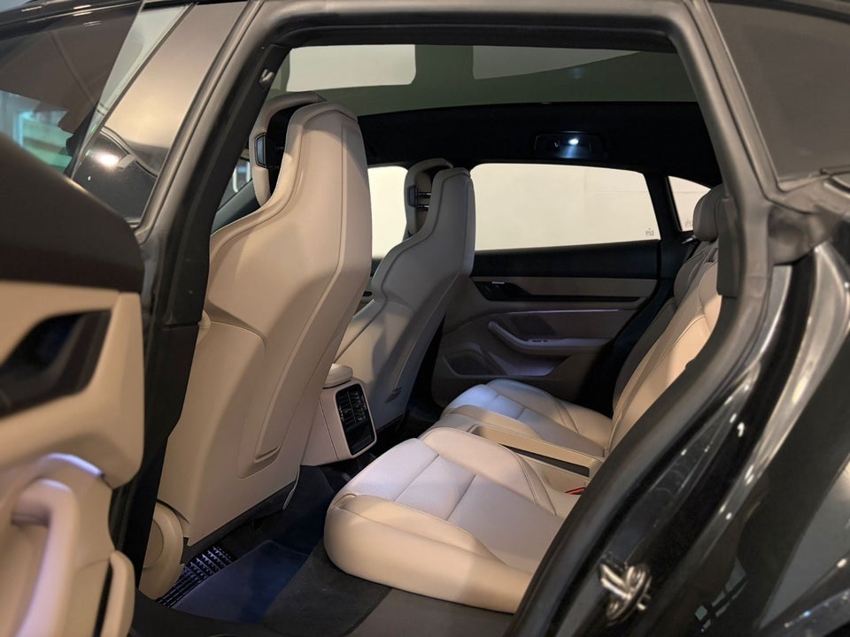 Porsche Taycan 4 Performance+ Cross Turismo 5d