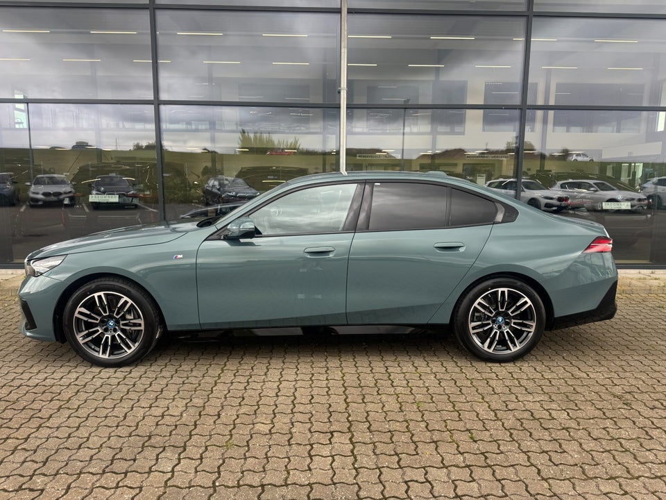 BMW i5 eDrive40 M-Sport 4d