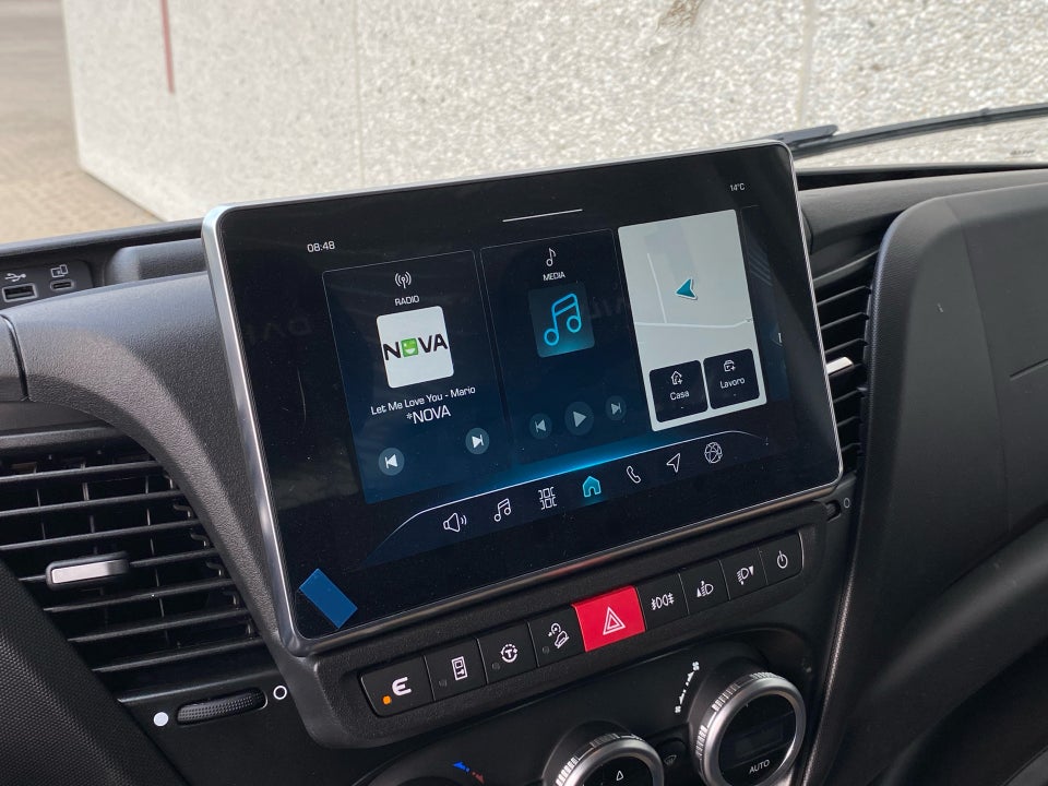 Iveco Daily 3,0 35S18 4100mm Box m/lift AG8