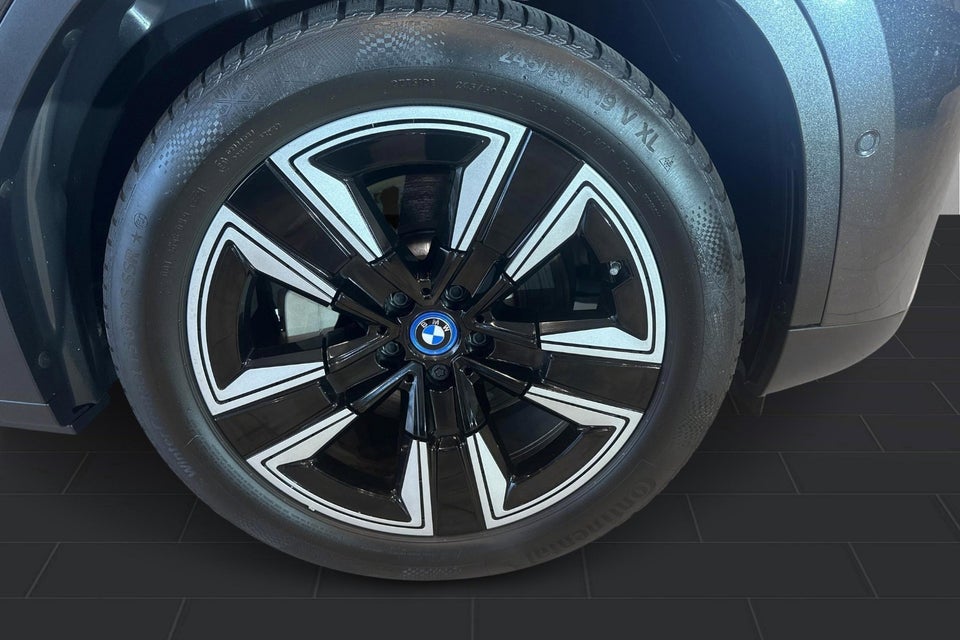BMW iX3 Charged 5d