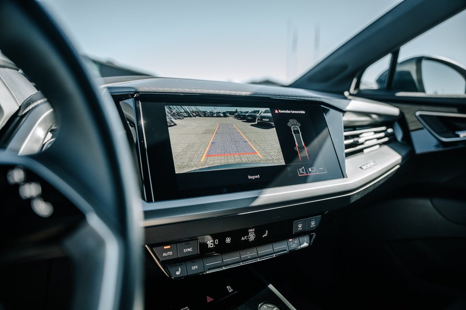 Audi Q4 e-tron 40 S-line 5d