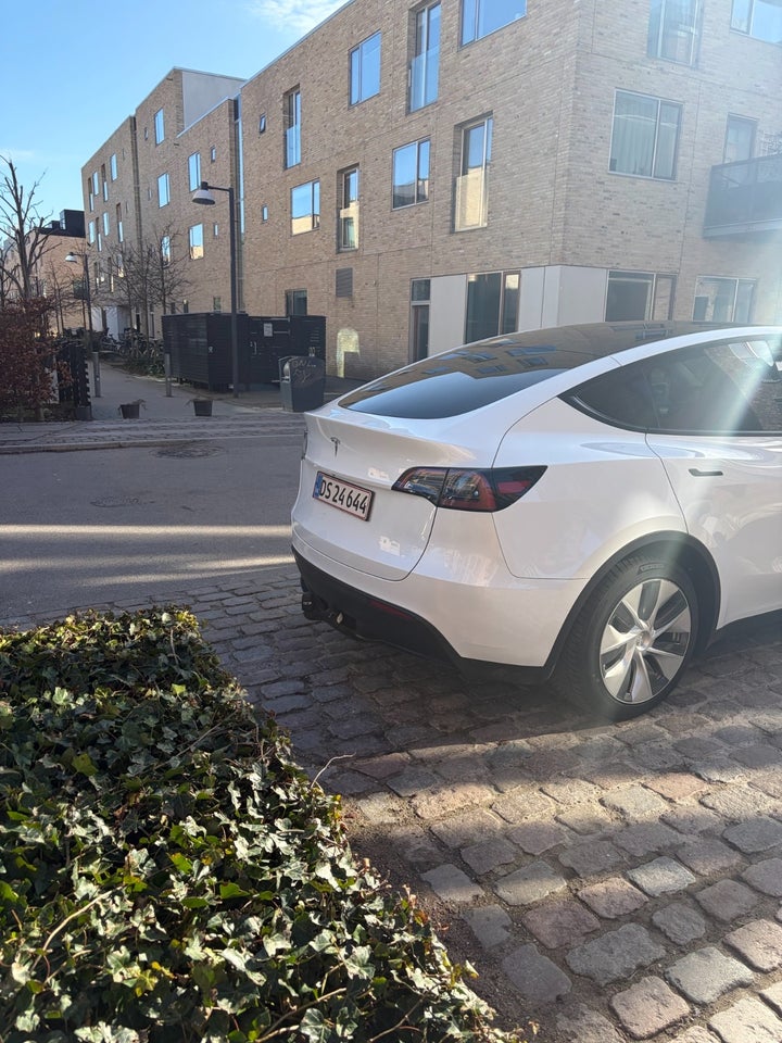Tesla Model Y RWD 5d
