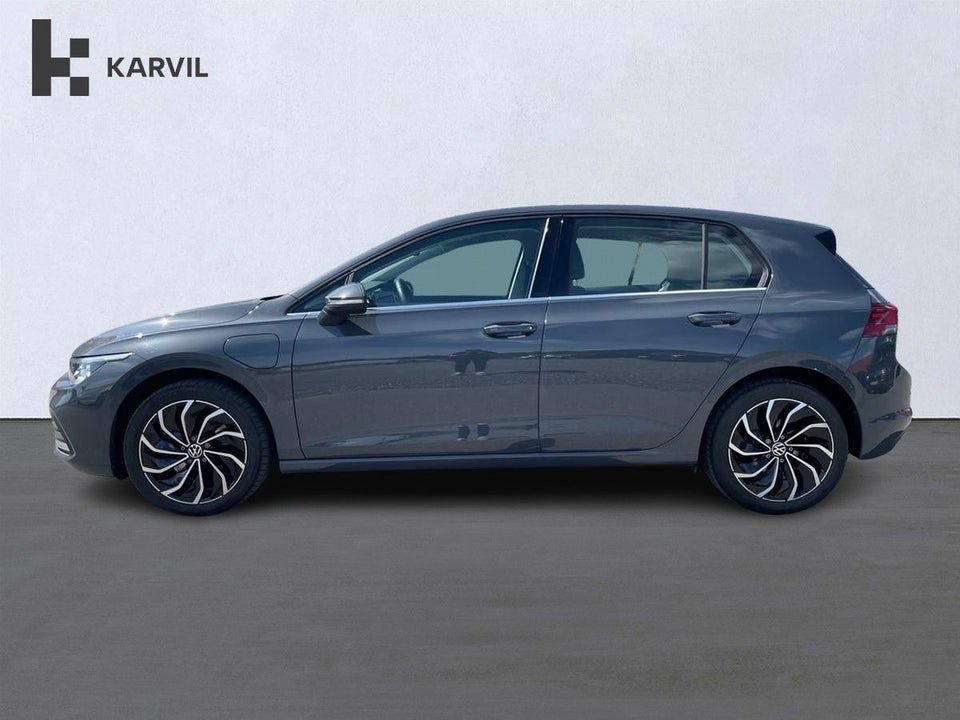 VW Golf VIII 1,4 eHybrid DSG 5d