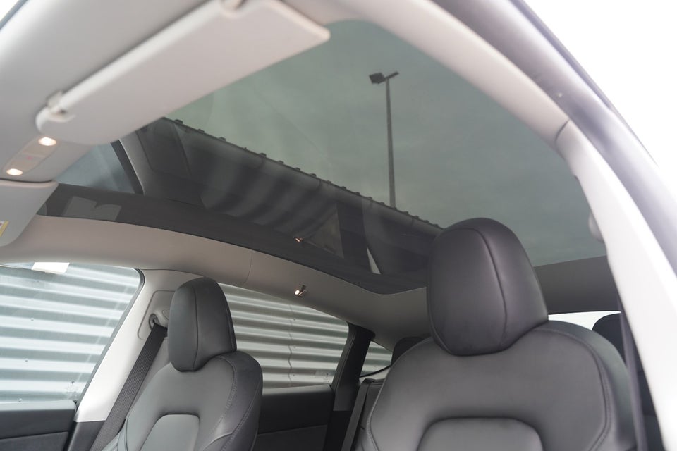 Tesla Model Y Long Range AWD 5d