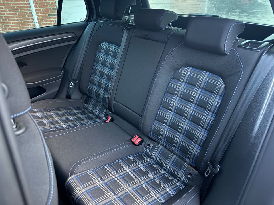 VW Golf VII 1,4 GTE DSG 5d