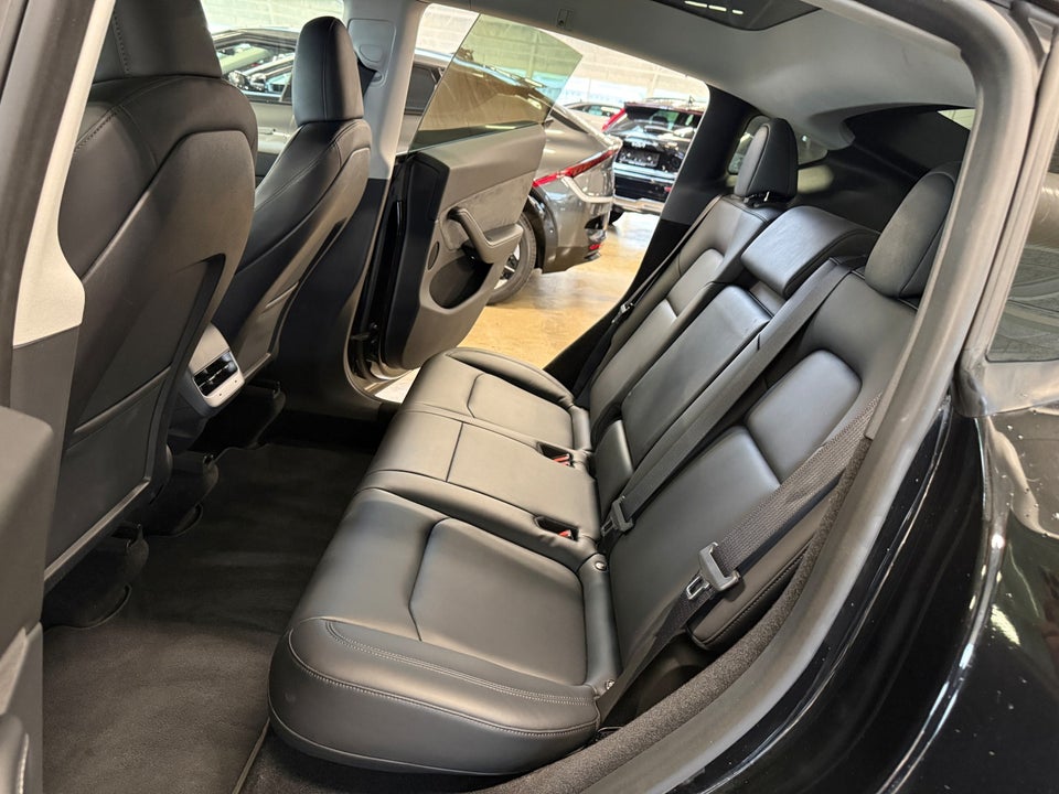 Tesla Model Y Long Range AWD 5d
