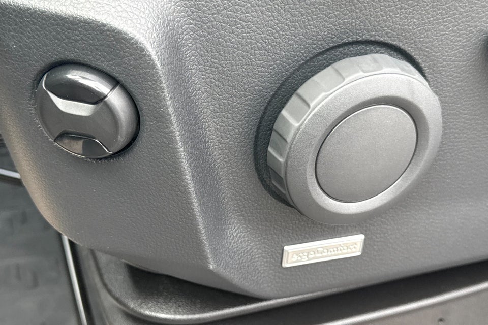 VW Crafter 35 2,0 TDi 140 Kassevogn L3H3 aut.