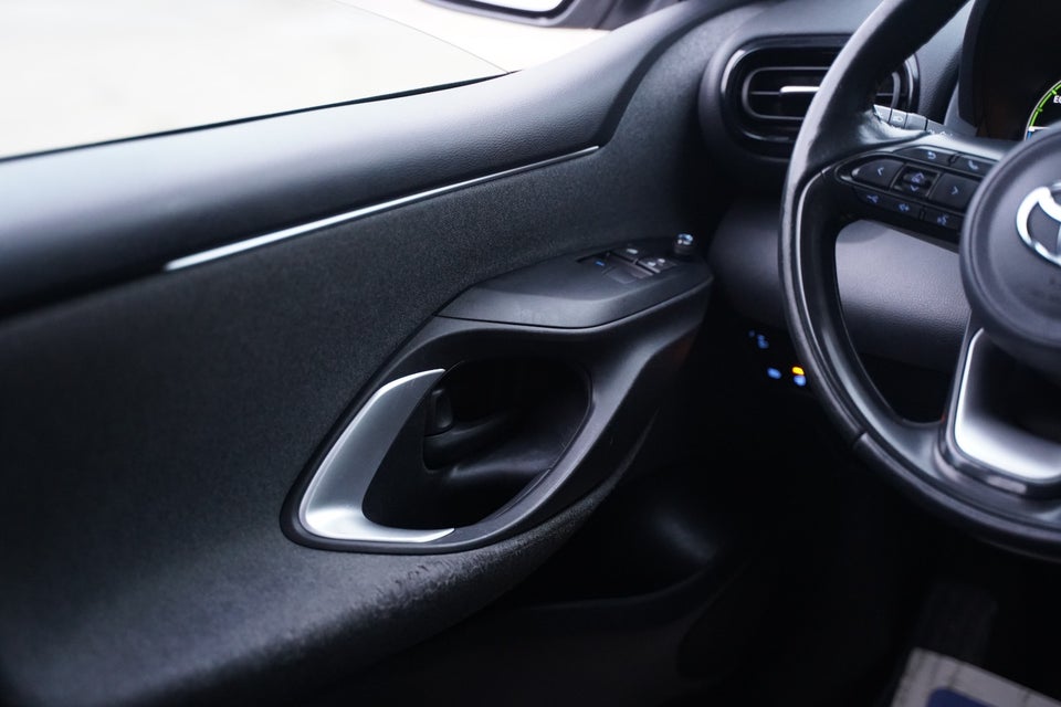 Toyota Yaris 1,5 Hybrid H3 e-CVT 5d