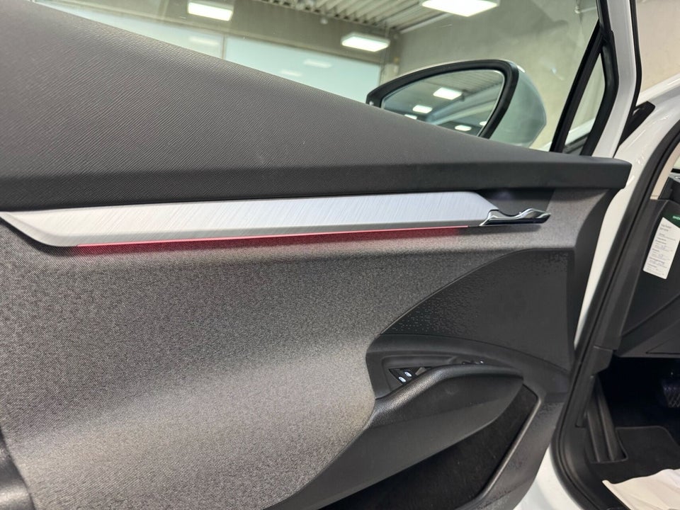 Skoda Enyaq 60 iV Loft 5d
