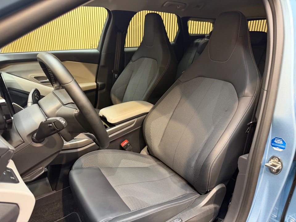 Ford Explorer 79 Select Extended Range AWD 5d