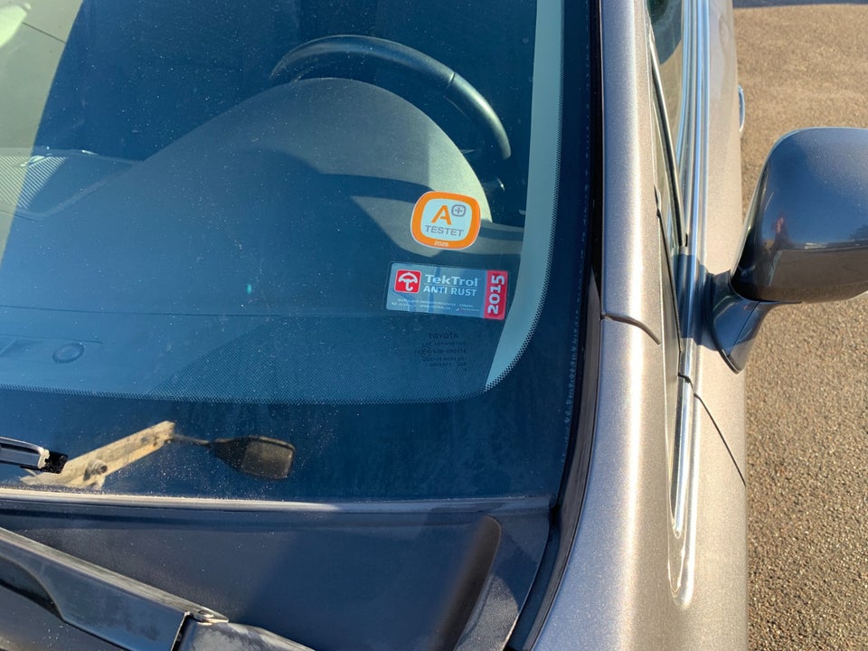 Toyota Avensis 2,0 VVT-i T3 stc. E-CVT 5d