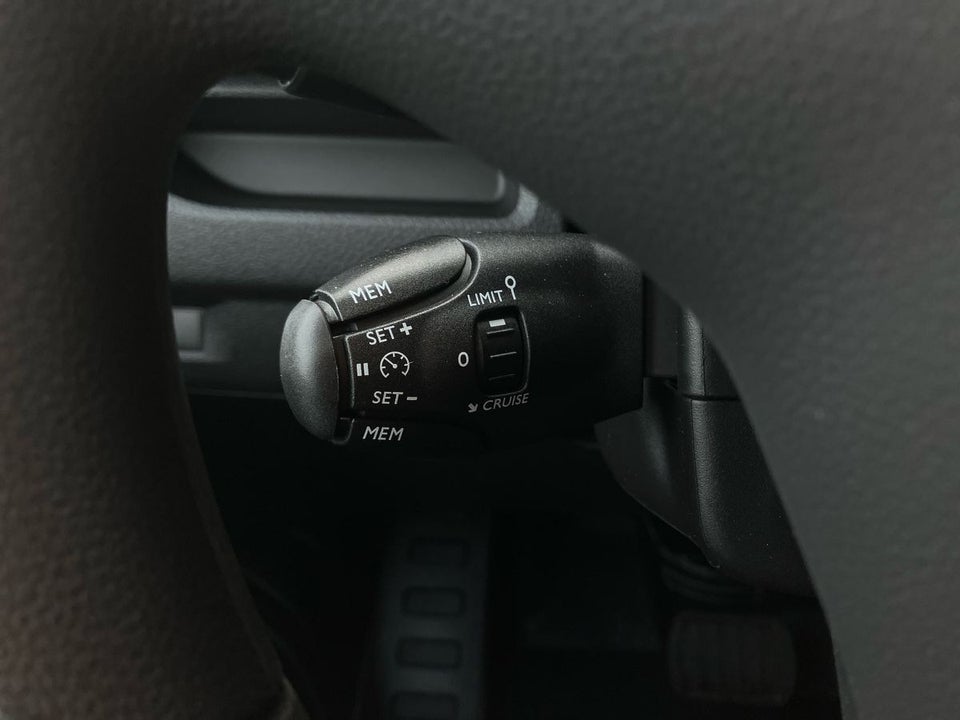 Peugeot e-Expert 75 L2 Plus Van