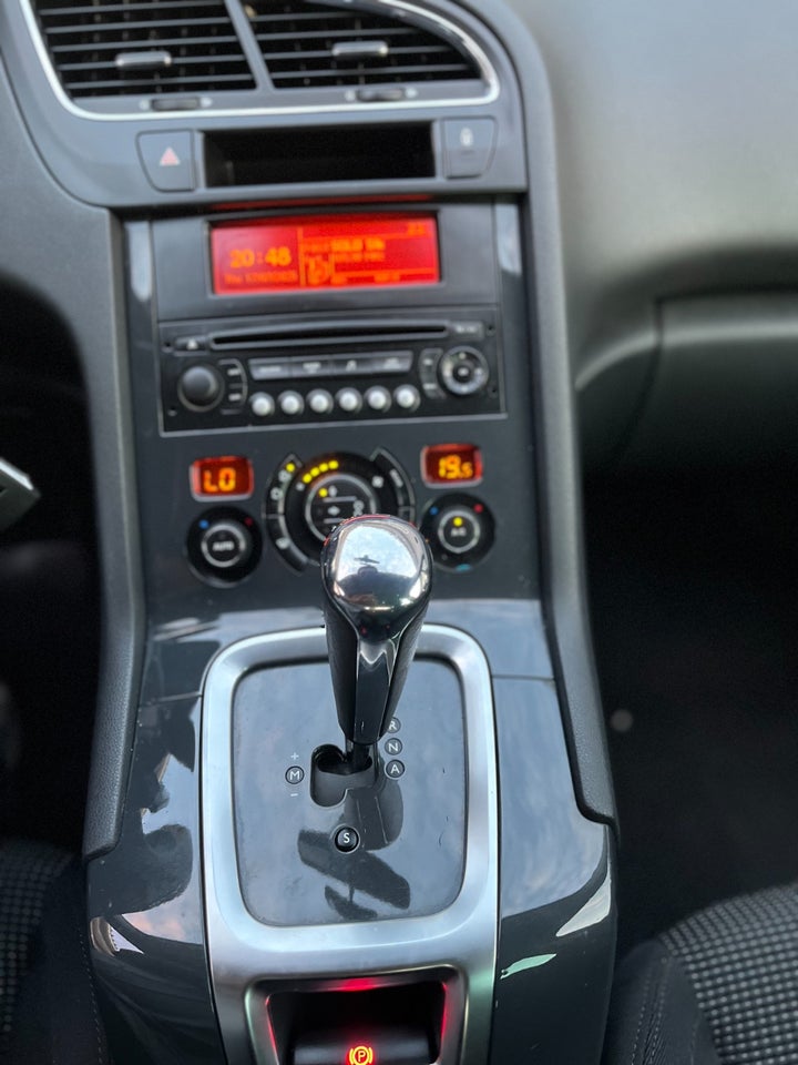 Peugeot 5008 1,6 HDi 112 Premium ESG 5d