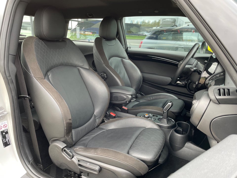 MINI Cooper SE Trim L 3d