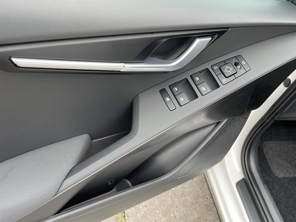 Kia Niro 1,6 PHEV Prestige DCT 5d