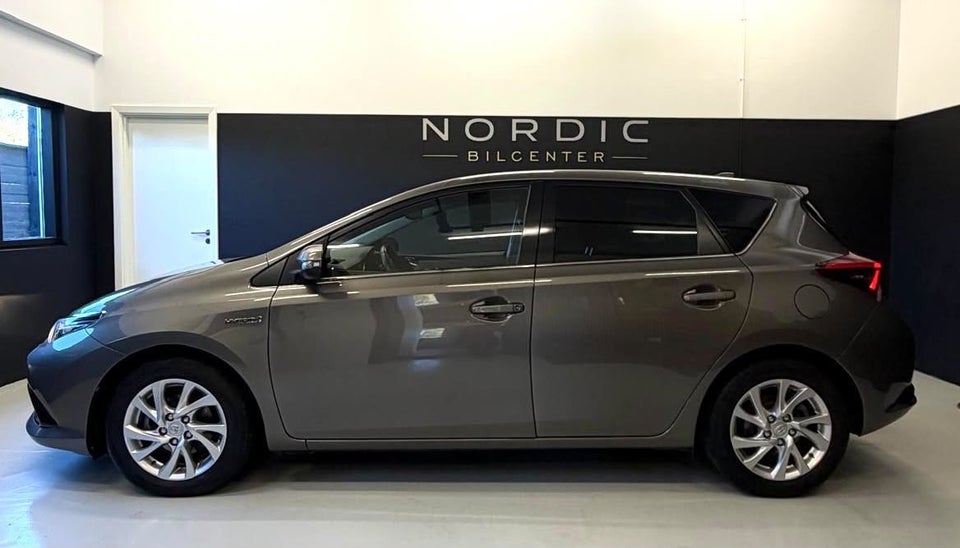 Toyota Auris 1,8 Hybrid H2 Comfort CVT 5d
