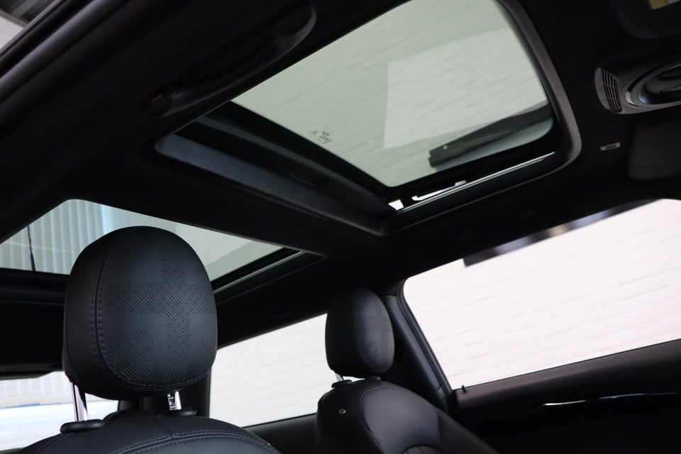 MINI Cooper SE Yours 3d
