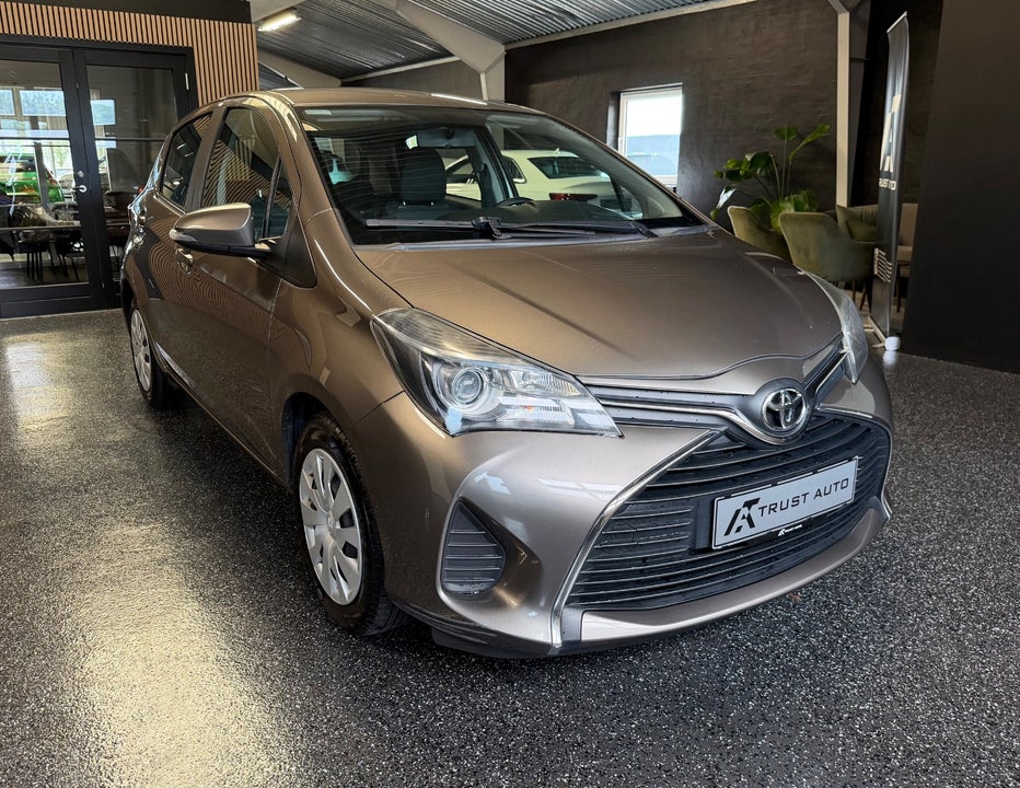 Toyota Yaris 1,0 VVT-i T2 5d 2015 — billede 2 af 16