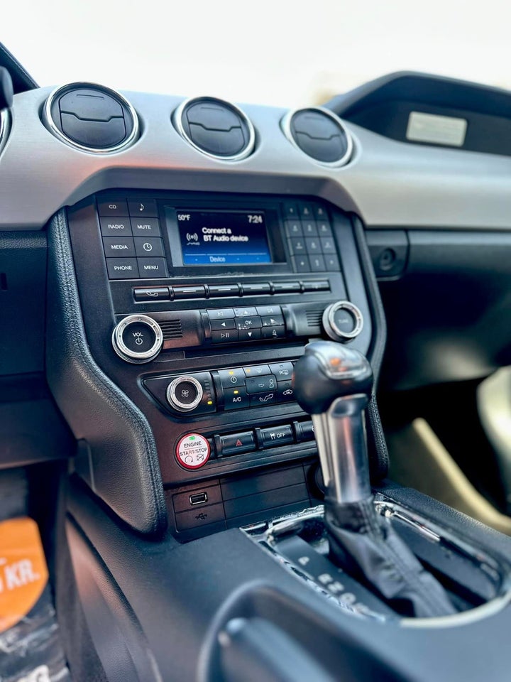 Ford Mustang 3,7 GT Fastback aut. 2d