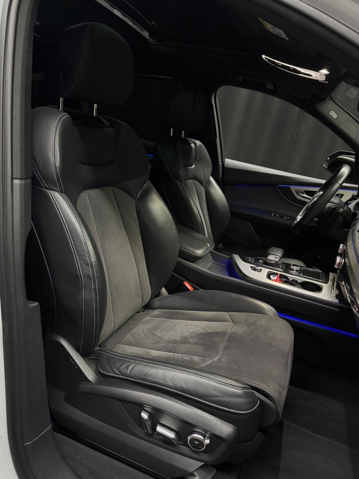 Audi Q7 3,0 TDi 272 S-line quattro Tiptr. 7prs 5d
