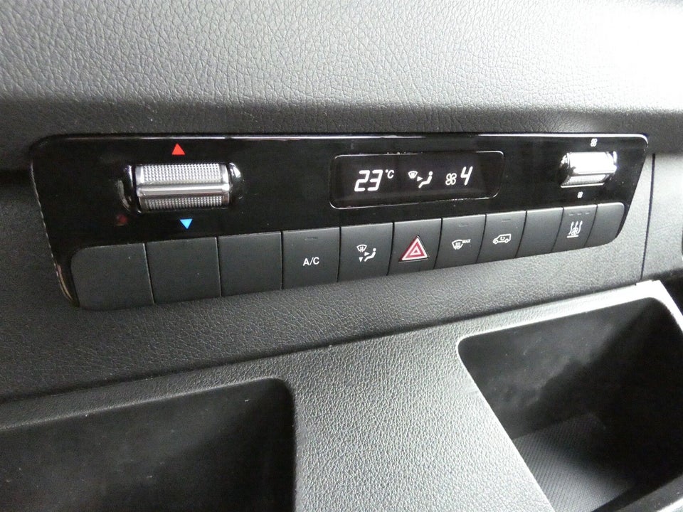 Mercedes Sprinter 319 3,0 CDi A3 Chassis aut. RWD 2d