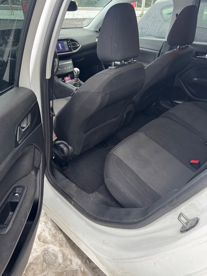 Peugeot 308 1,6 BlueHDi 120 Allure 5d