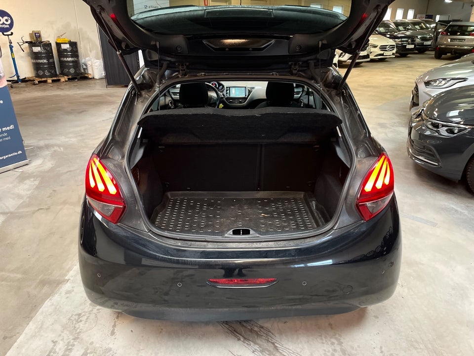 Peugeot 208 1,6 BlueHDi 100 Allure Sky 5d