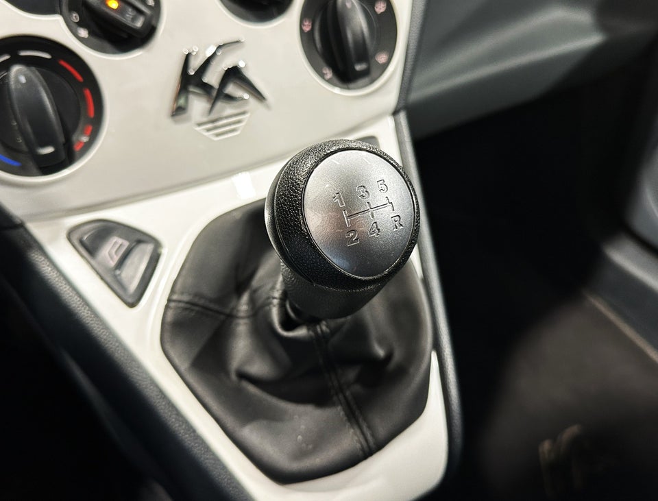 Ford Ka 1,2 Titanium 3d