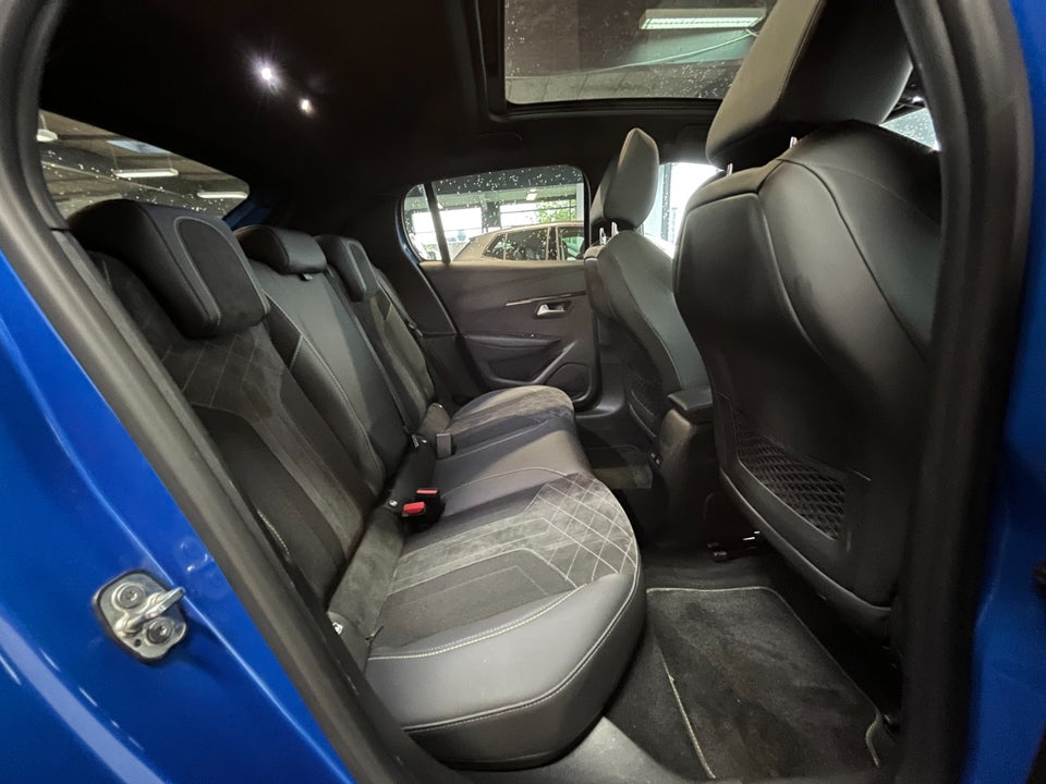 Peugeot e-208 50 GT 5d