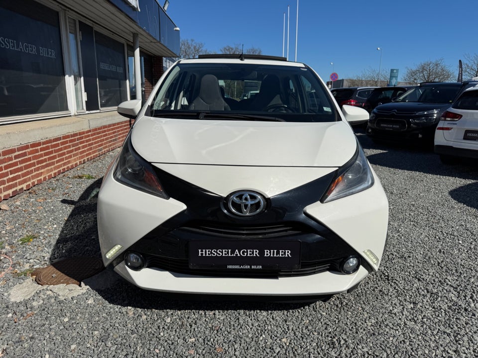Toyota Aygo 1,0 VVT-i x-wave Sky 5d