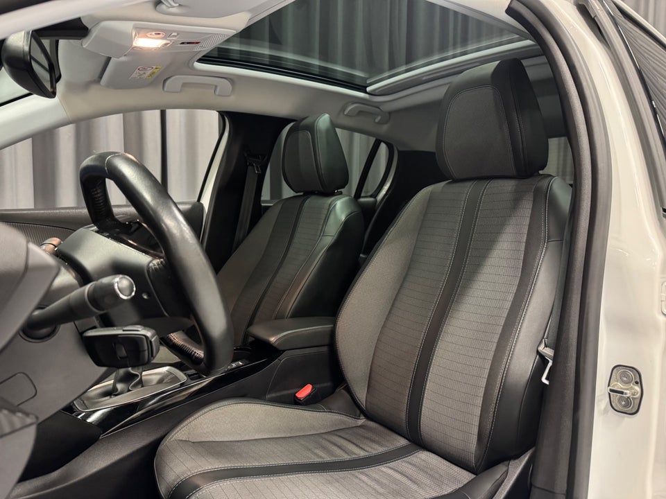 Peugeot 208 1,5 BlueHDi 100 Allure Sky 5d